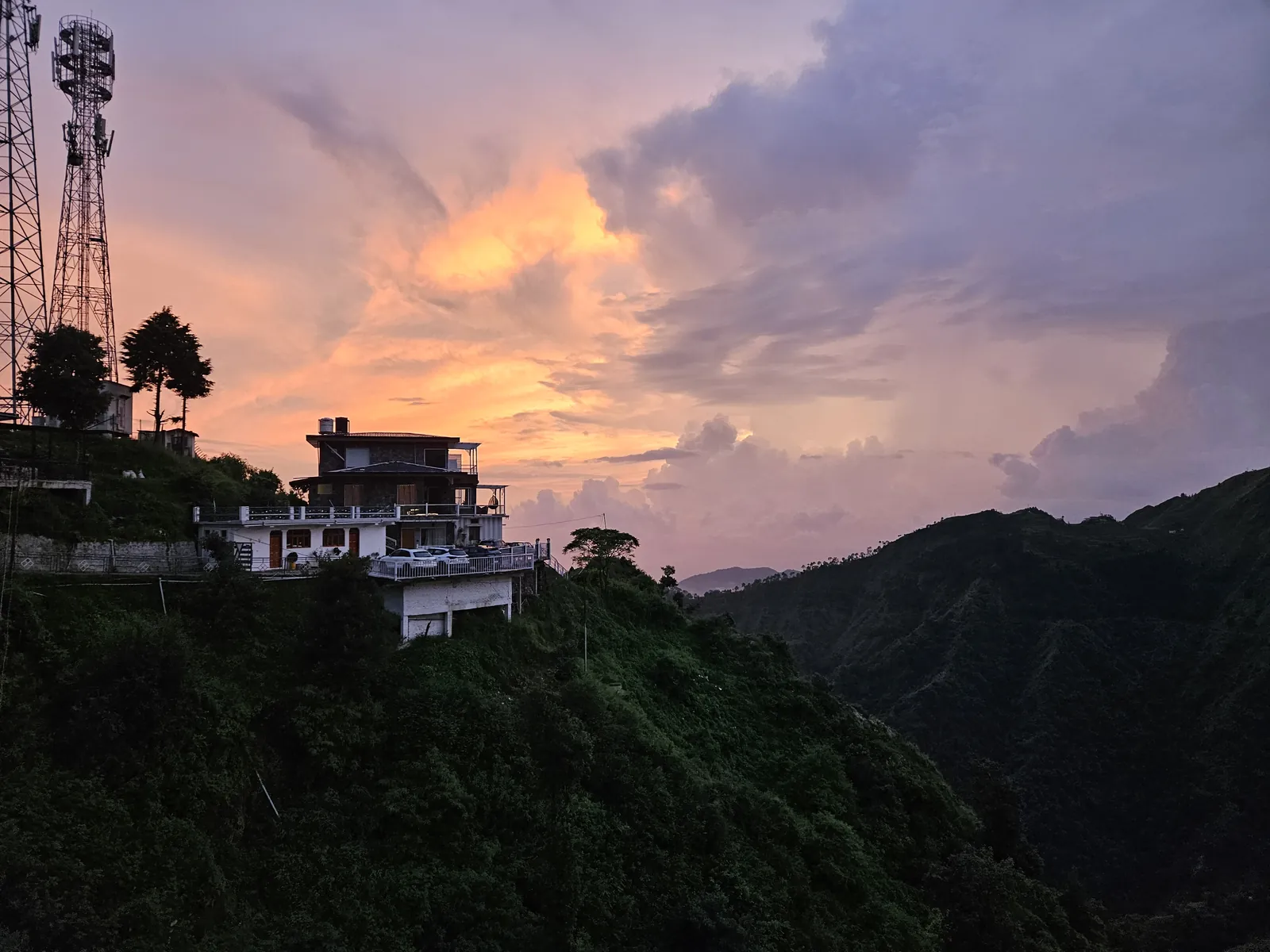 Highlanders Café & Stay on the Suwakholi ridge at sunset, near High Fly Adventure and Mussoorie